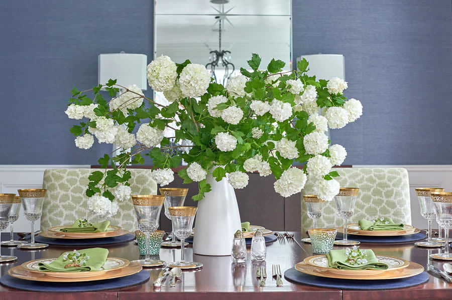 New Canaan dining room centerpiece