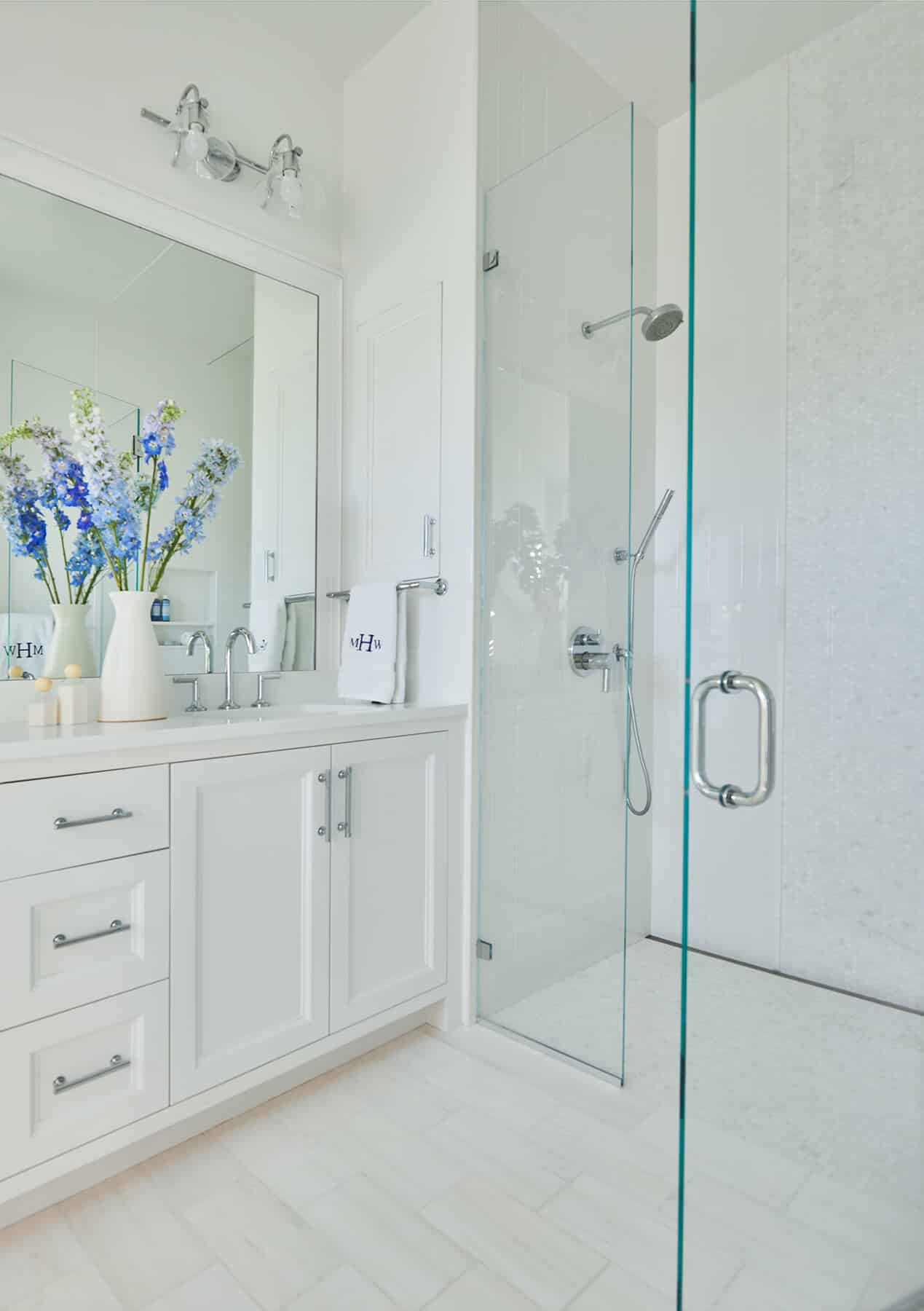 Nantucket, white bathroom with glass shower